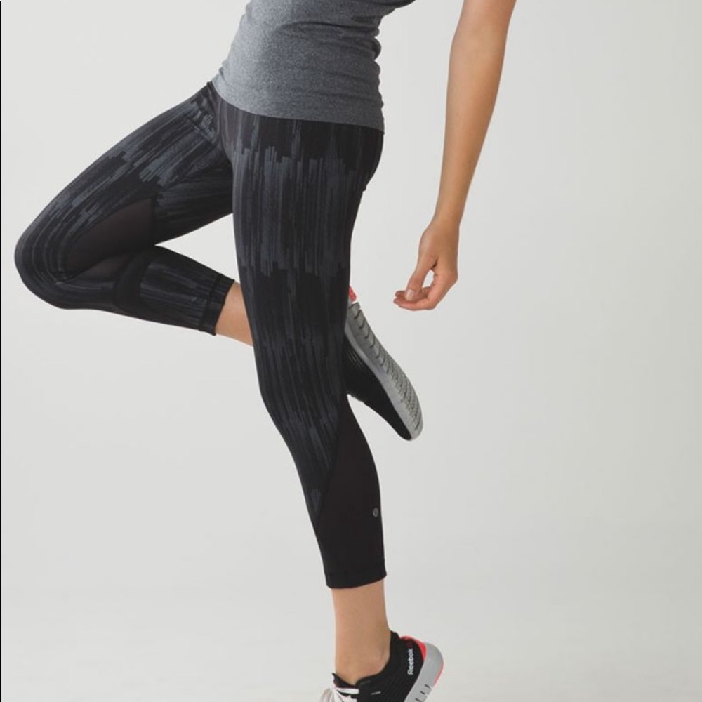 Lululemon Run Inspire Crop Luxtreme (Mesh) 4